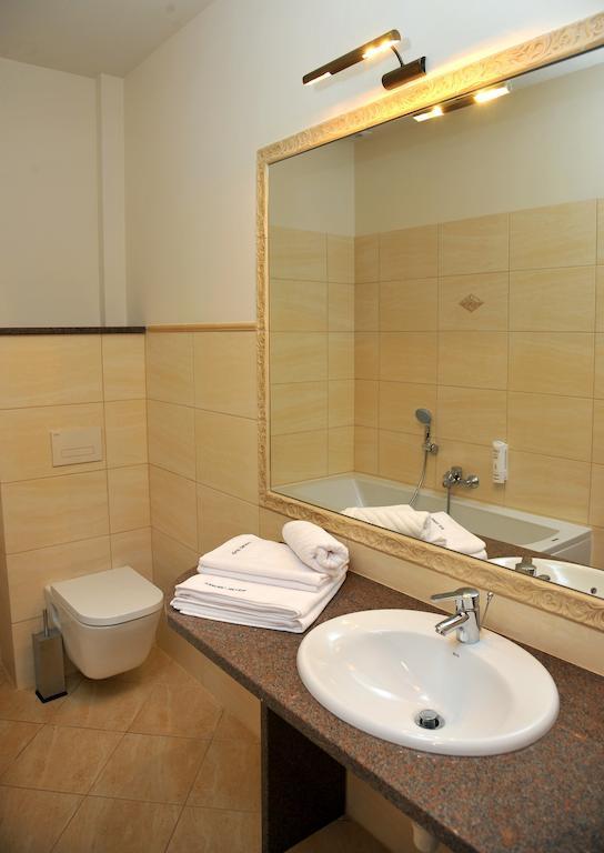 Hotel Sandro Silver Leszno  Eksteriør bilde